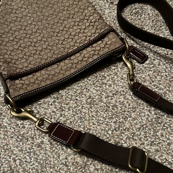 Coach Crossbody Legacy Swingback Signature Brown - Picture 11 of 11